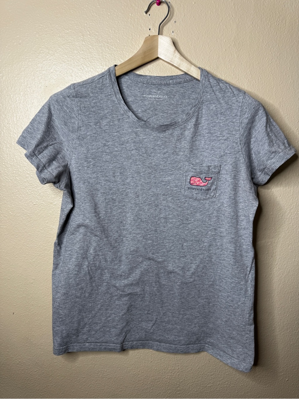 Vineyard Vines Womens L Gray Cotton Pocket T Shirt Pink Whale Logo Graphic